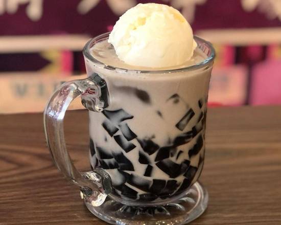 Y18. Ice Cream Grass Jelly Milk 雪糕涼粉冰